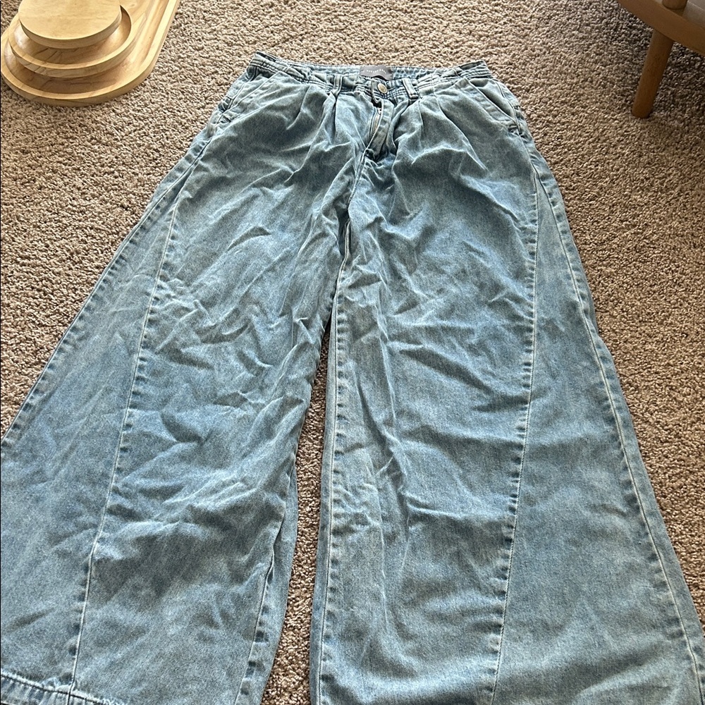 Stylish Light Blue Wide-Leg Jeans